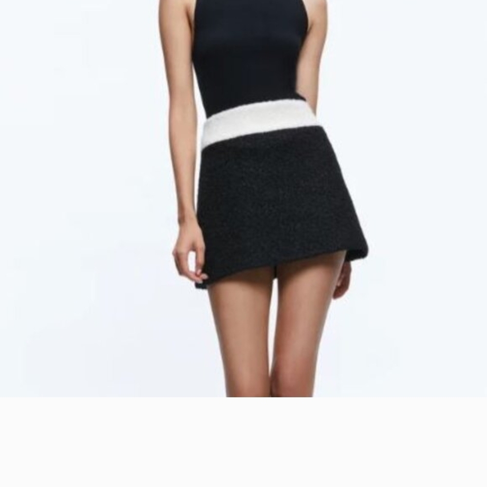 Alice + Olivia Black and White Mini Skirt
